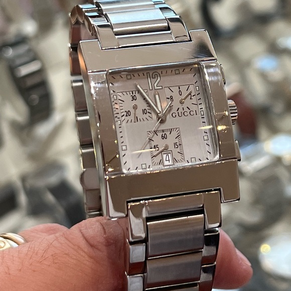 GUCCI Watch 7700 Series Silver Chronograph Date Men's Timepiece Watch - Picture 2 of 7